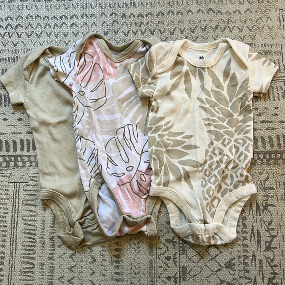 Honest Company newborn onesies set of 3